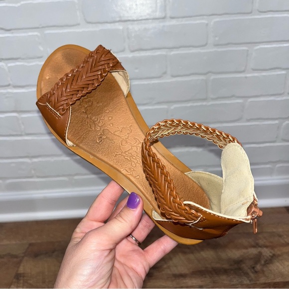 ModCloth Bamboo Sandals - Picture 3 of 13